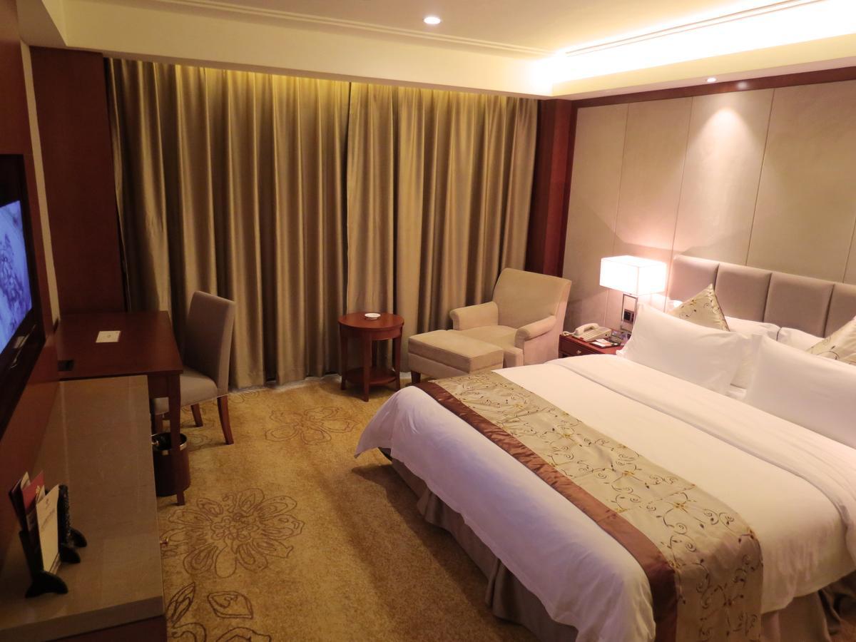 Rongjiang Hotel Jieyang Екстер'єр фото