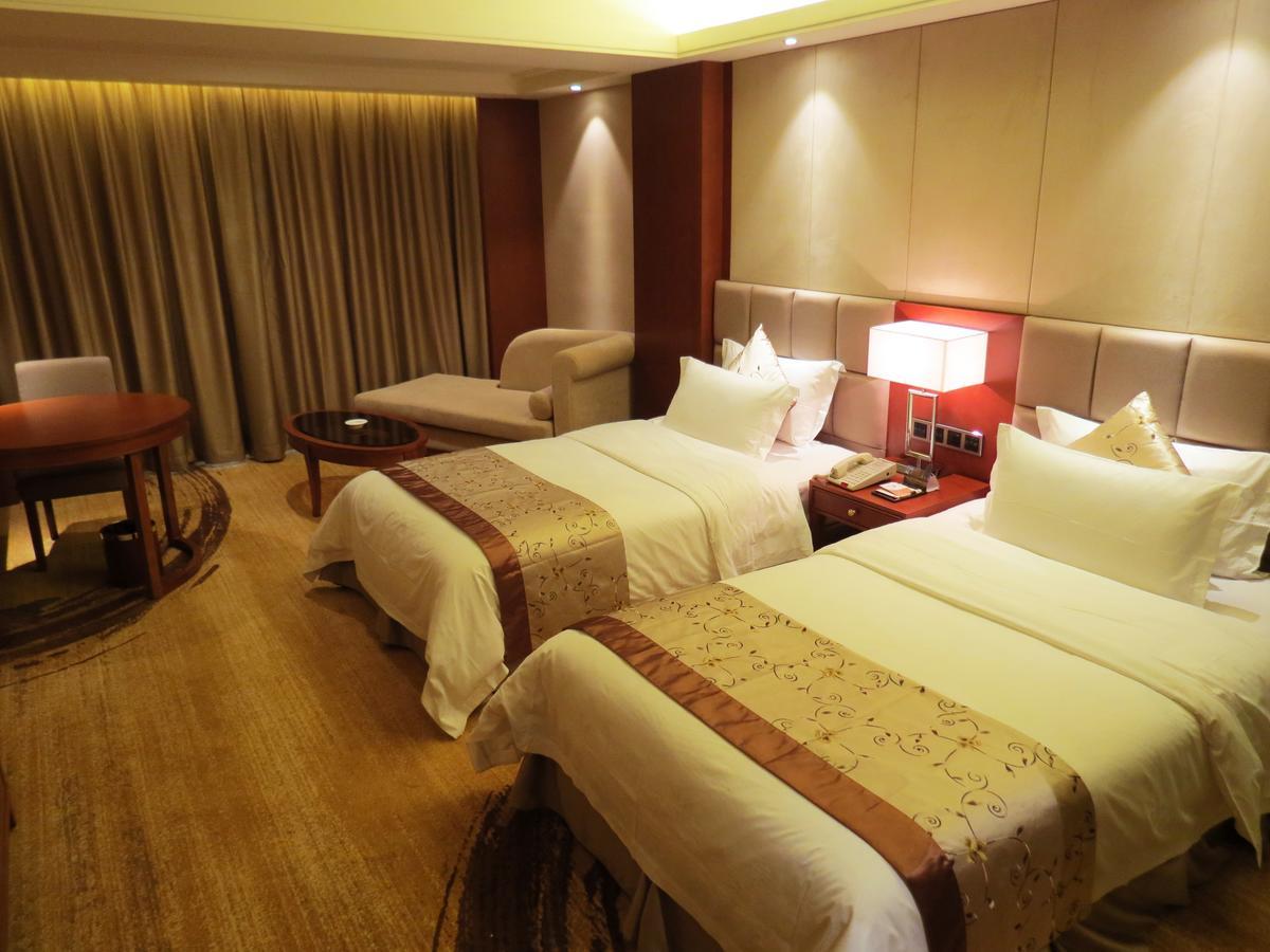 Rongjiang Hotel Jieyang Екстер'єр фото