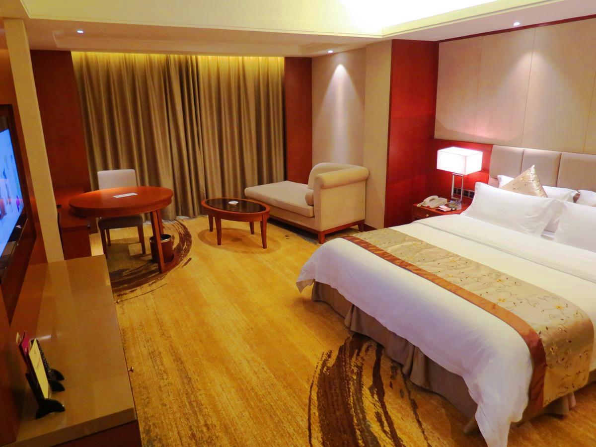 Rongjiang Hotel Jieyang Екстер'єр фото