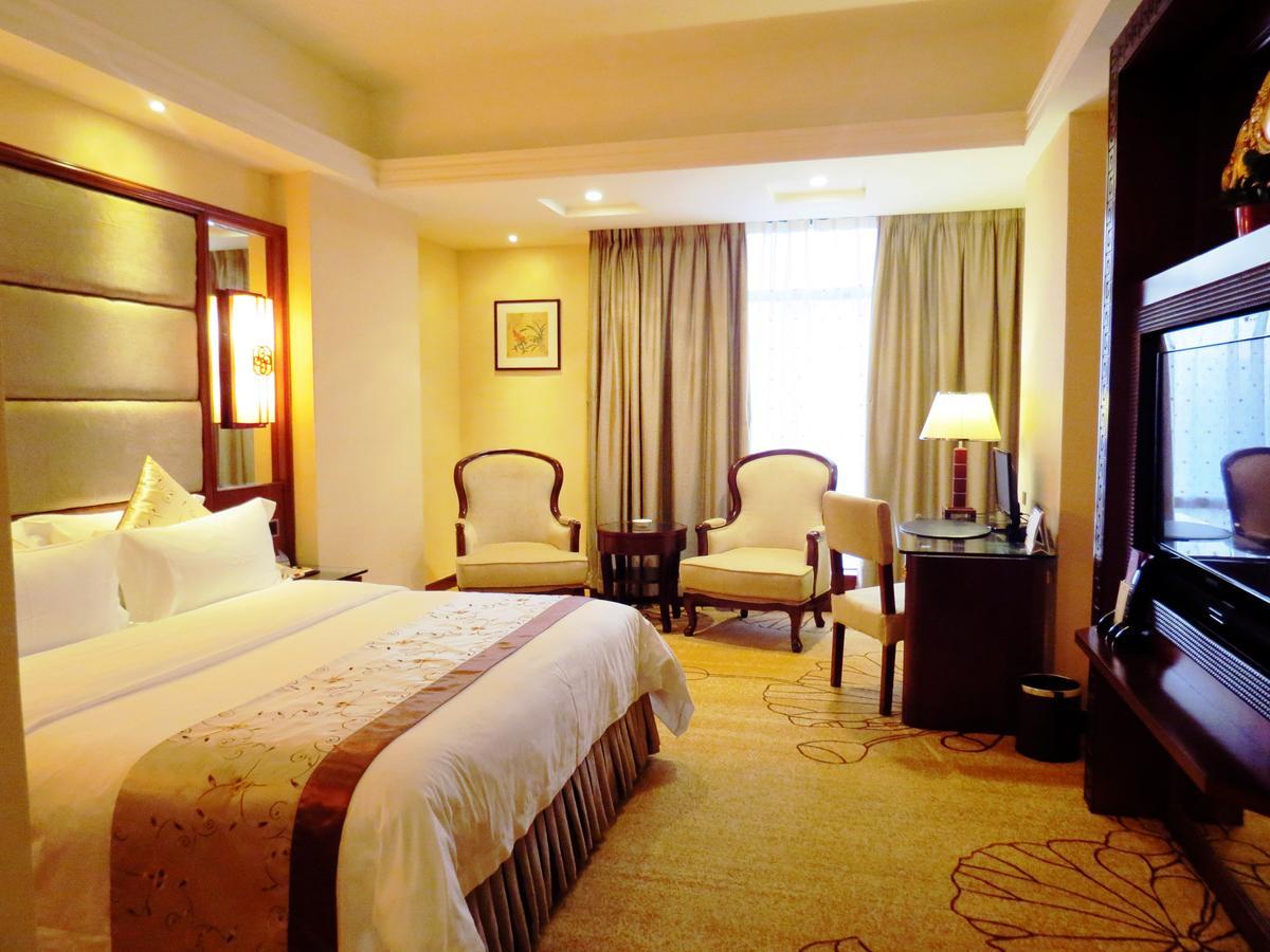 Rongjiang Hotel Jieyang Екстер'єр фото