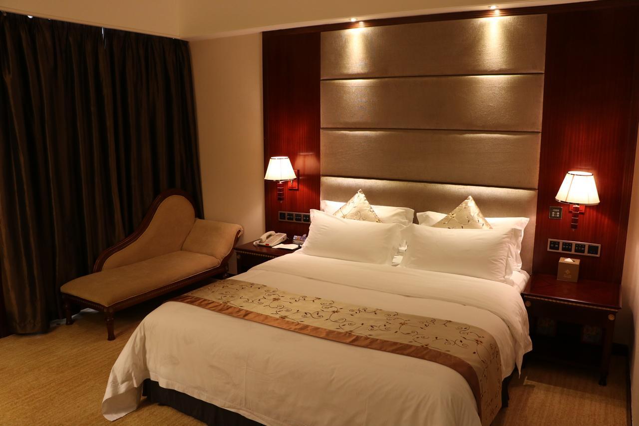 Rongjiang Hotel Jieyang Екстер'єр фото