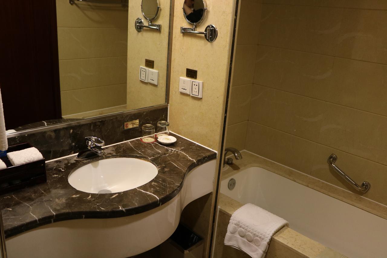 Rongjiang Hotel Jieyang Екстер'єр фото