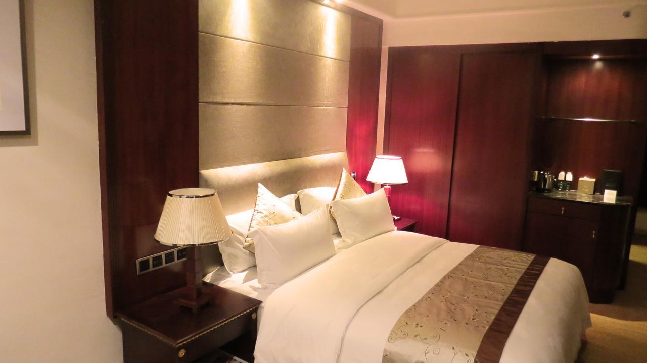Rongjiang Hotel Jieyang Екстер'єр фото
