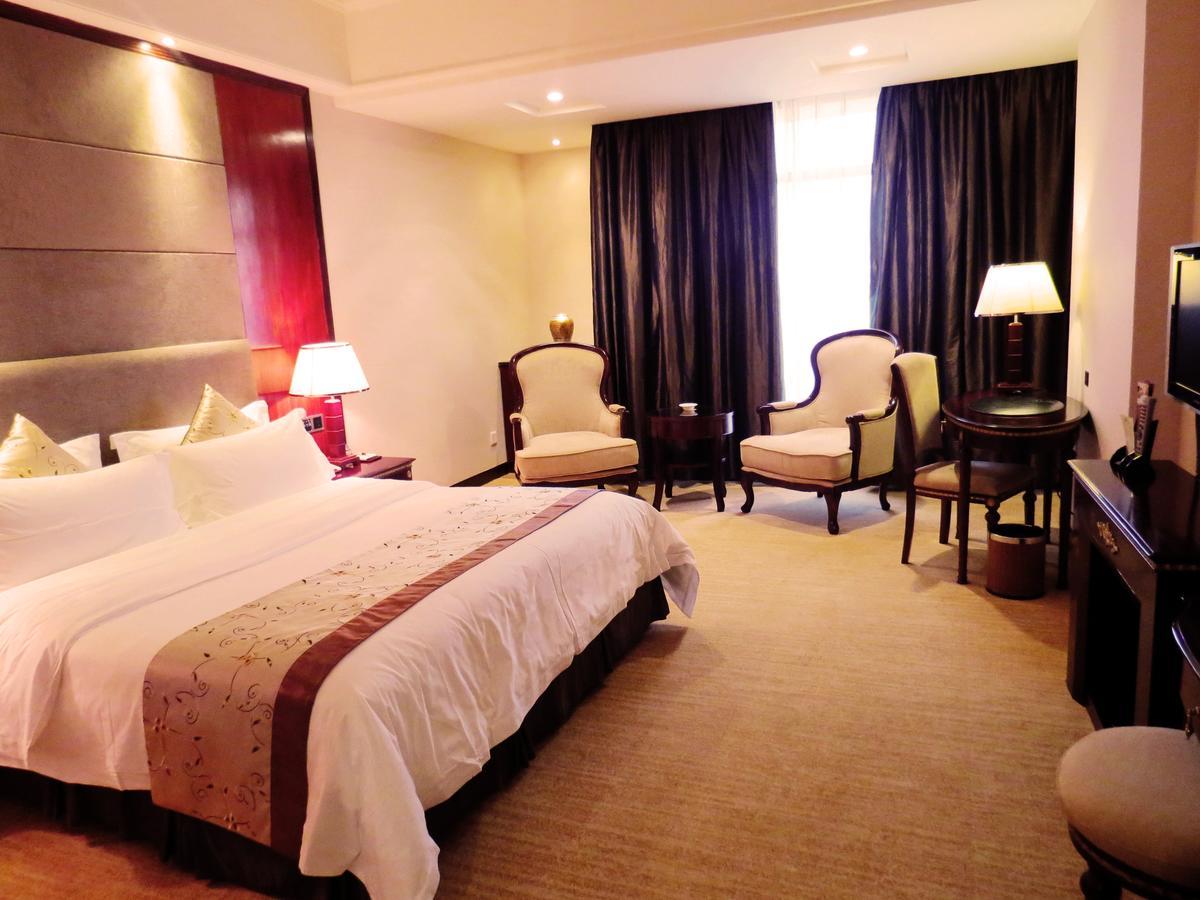 Rongjiang Hotel Jieyang Екстер'єр фото